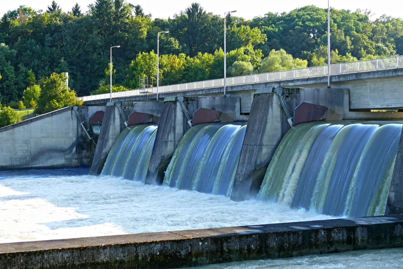 Water infrastructure spillway structure